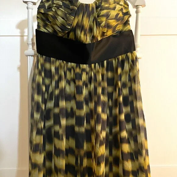 BNWT CALVIN KLEIN strapless pleated silk geometric green tones (8) - Picture 2 of 11